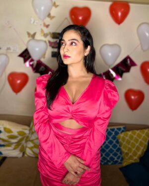 Piyali Munsi Instagram - Birthday Vibe🩷🎉