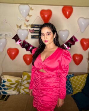 Piyali Munsi Instagram - Birthday Vibe🩷🎉