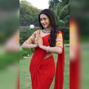 Piyali Munsi Instagram - Jhanak has entered Vihan's home. Has Vihan fallen in love with Jhanak?

Tune in every night at 10:30 PM to watch Jhanak, only on Star Plus!

"@jhanak_official @chakraborty.ankita8 @kunalrverma @hibanawab @piyalipmunsi @aslichandni @instantsachin @puneetpanjwani @ajoy.chakraborty87 @sunnysachdevaa @pisalkajal @patralichattopadhyay @krushalahuja9 @leenagangopadhyay @saib_albanerjee @donvanzara @donvanzara.official @naaradanusha @naaradsiddhantgill @naaradvedantgill"

#Jhanak #MagicMoments #StarPlus #LoveAndRelationships #FamilyDrama #NewChapter #JourneyOfLife #IndianTV #Entertainment #TVShow