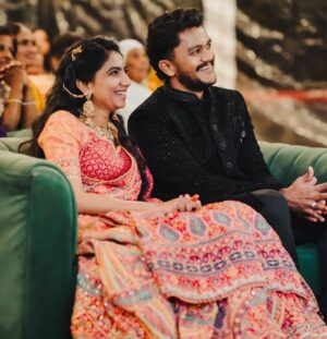 Pooja Kannan Instagram - This is a post for 3 very important and special people - Preeti , Sunita and Siddhi. The one thing I was nervous about from the beginning was my make up and hair because I am someone who has always held myself back due to fear of over doing it.  I would never feel like myself when I have make up or a different hairstyle and used to be extra conscious. But Sunita and Preeti were both saviours . They made me feel beautiful like never before. Though I had make up and a different hair do for all the events , I did not feel extra conscious and felt like different versions of me and was pampered during the process 🙈 Without them by my side, I would not have been able to be at ease during the most important event of my life. Thank you so much @preetisharma_mua and @sunita_hair !! ❤️

Though I don’t have a picture with @siddhi_p17 , thank you so much for helping Pallavi find the right outfits for me and I loved what you did with my reception saree! ❤️

@vivekkrishnanphotography