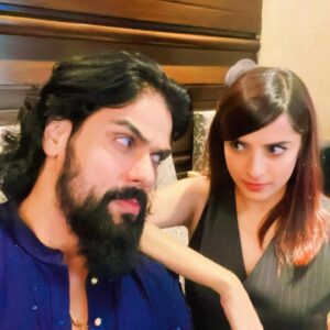 Pooja Sharma Instagram - So the magic of Mahabharat brought us all together … yet again…. after a long long time. No one has changed a bit, they have only grown n evolved and become even lovelier people. We joked and jibed and laughed and it felt like another day on the sets of that wonderland called Mahabharat(our show). Moments that may again last a lifetime… and yes we have included you in the fun. Stay tuned to @swastikproductions to watch the happenings of that day. Revealing soon on their youtbe channel. Thank you @sktorigins for always living it up to the hilt both then and now. 

Some blessings never diminish and thank God for that 😇🙏🏻💖

@sktorigins  @rriyadeepsi  @aravchowdharry  @thesauravgurjar  @rohitvbhardwaj  @sourabhraaj.jain @arpitranka @shaheernsheikh  @thakur_anoopsingh  @1ahamsharma @swastikproductions . Rest were dearly missed.
#mahabharat #mahabharatstarplus #swastikproductions #joy #laughter #reunion