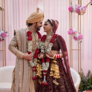 Poonam Preet Bhatia Instagram - Three years of love, laughter, and holding each other through it all ♥️ Here’s to many more years by your side, my forever ♾️ 😘😘 
Love you baby @sanjaygagnaniofficial 🥰♥️

#Happy3tous #forevertogo