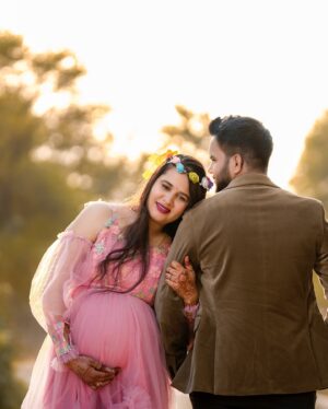 Poonam Sharma Instagram - New beginning in some time 🥰❤️👼
shoot- @ramtiyafilmsjaipur 
dressing- @jaipurrentaloutfit 
makeup - @makeover_rupali 
mehendi - @annumehendiartist