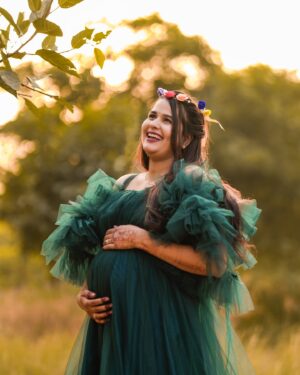 Poonam Sharma Instagram - New beginning in some time 🥰❤️👼
shoot- @ramtiyafilmsjaipur 
dressing- @jaipurrentaloutfit 
makeup - @makeover_rupali 
mehendi - @annumehendiartist