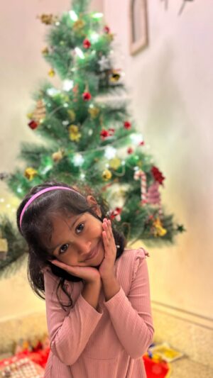 Poornitha Instagram - It’s that time of the year!!! For some it’s merry and some of us deal with grief …this season let’s be there for each other🤗  #christmas #christmastree #love #mentalhealth #mentalhealthawareness #mentalhealthmatters #bekind #love #youarenotalone #grief