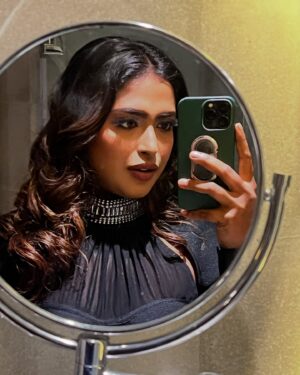 Poulomi Das Instagram - Closing 2024 with gratitude, growth, and unforgettable memories. Here’s to a brighter, bolder, and better 2025! 🌟 #Goodbye2024 #Hello2025 

Wearing my favourite @themeshstoreindia.co