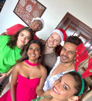 Poulomi Das Instagram - Mistle-toast to the most wonderful time of the year! Indeed it was very Merry Christmas 🎅🎊🎉🥂🎄 ♥️