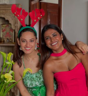 Poulomi Das Instagram - Mistle-toast to the most wonderful time of the year! Indeed it was very Merry Christmas 🎅🎊🎉🥂🎄 ♥️
