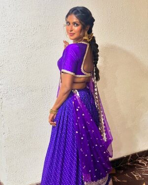 Poulomi Das Instagram - Bringing the festive vibes to life with some dandiya beats and colorful moves! 🪩💃 Celebrating the spirit of Navratri in style. Let’s dance the night away! ✨ #DandiyaNight #NavratriVibes #DanceAndCelebrate #FestiveMood

Event management by @umesh_celebrity_manager 
Costume by @anusoru @nidhikurda 
Hair @shankar.wig.maker