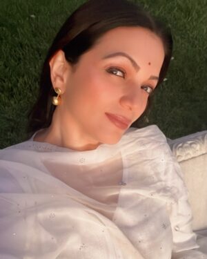 Prachee Shah Instagram - …
Manifesting a magical 2025 ❤️
.
नए साल की शुभकामनाएँ 😇
#happynewyear #2025 #gratitude #pracheeshahpaandya