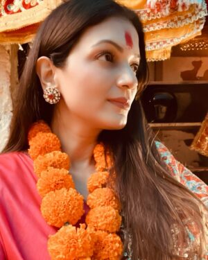 Prachee Shah Instagram - …
In the presence of the divine mother 🙏 Experiencing unconditional love and blessings 😇
Looking forward to my kathak performance  tomorrow evening at Kalakshetra Guwahati . 
.
#kamakhya #guwahati #gratitude #blessings #blessed #kathakdancer #actor #pracheeshahpaandya