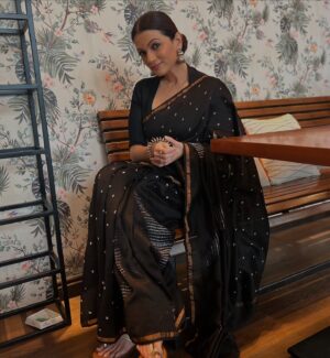Prachee Shah Instagram - …
Because everyday is Saree day 😍❤️
.
#worldsareeday #sarees 
#sareelove #sareelover #simply #me #kathakdancer #actor #pracheeshahpaandya