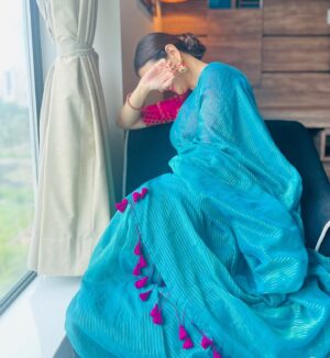 Prachee Shah Instagram - …
Because everyday is Saree day 😍❤️
.
#worldsareeday #sarees 
#sareelove #sareelover #simply #me #kathakdancer #actor #pracheeshahpaandya