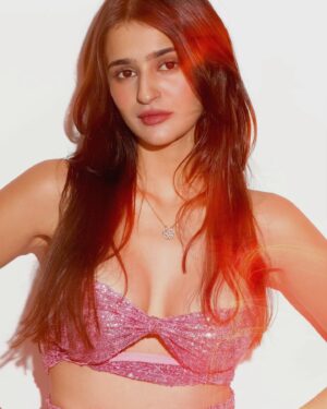 Prakriti Pavani Instagram - shimmering rosé 🎀 

wearing @howwhenwearclothing 
clicked by @sanjaydubeyphotography