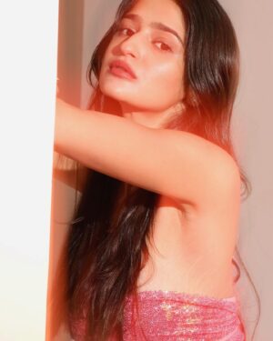 Prakriti Pavani Instagram - shimmering rosé 🎀 

wearing @howwhenwearclothing 
clicked by @sanjaydubeyphotography