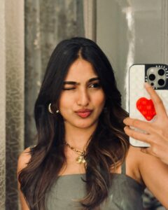 Actress Pranavi Manukonda HD Photos and Wallpapers December 2024