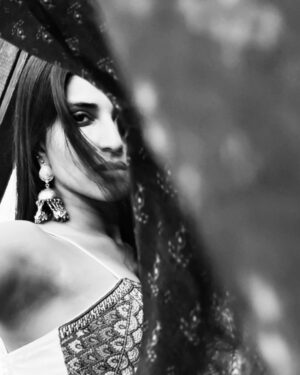 Pranutan Bahl Instagram - the best there is @label_anushree @sangeetaboochra 💜✨