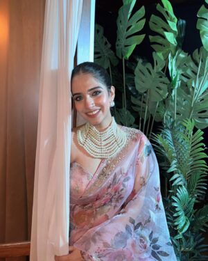 Pratiksha Honmukhe Instagram - 🧞‍♀️🩷

#instagram#explore#explorepage