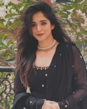 Pratiksha Honmukhe Instagram - The 🪷 you’ve been looking for!!!

Suit @bhaviniparis 

#instagram#explore#explorepage