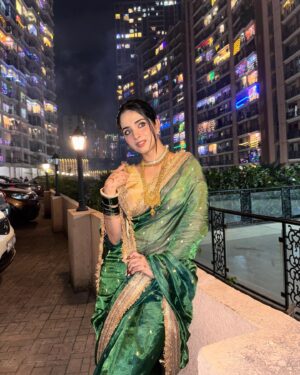Pratiksha Honmukhe Instagram - Be चहा To my चकली✨

#instagram#explore#diwali