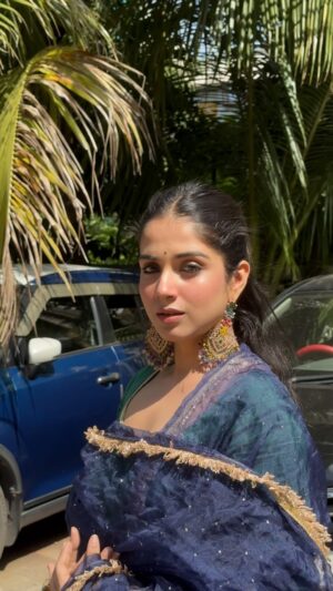 Pratiksha Honmukhe Instagram - खूबसूरत वही है जो वफादार है💙🦋🧞‍♂️
👗 @roze.india 

#reels#instagram#explore