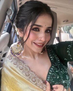 Pratiksha Honmukhe Instagram - Favourite month of the year✨❤️🧿
गणपती बाप्पा मोरया🧎🏻‍♀️🧿❤️

#instagram#explore#ganpati