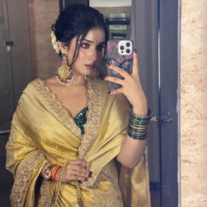 Pratiksha Honmukhe Instagram - Purane khayaal waale logg hai hum,humein umar bhar ke rishtey pasand hai🦢🤍

#instagram#explore#sunday