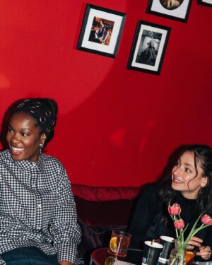 Precious Mustapha Instagram - 𝓐 𝓰𝓸𝓻𝓰𝓮𝓸𝓾𝓼 𝓯𝓲𝓵𝓶 𝓪𝓷𝓭 𝓰𝓸𝓻𝓰𝓮𝓸𝓾𝓼 𝓬𝓸𝓶𝓹𝓪𝓷𝔂!
Had a lovely time with @omnes & @culturalinfluence last night. Thank you for such a fab evening! 💐🍸🤎