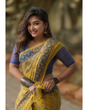 Preethi Sharma Instagram - “ Saree vibes : classy with a hint of sassy “. 😜

Costumes - @kaarigai.sarees 
Photographer - @camerasenthil 
Makeup - @srimakeupartistry
Hair - @mahi_hairstyliz 
Shoot Organized by @rrajeshananda 

#photoshoot #chennai #sareevibes #traditional #preevibes☮️ #preefam☮️ #preelovesyou☮️