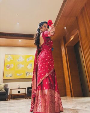 Preety Kongana Instagram - Kolkata was an wonderful experience recently ❤️🙏

Wearing @bidyut_rakesh ❤️
Makeup and hair @mkup_artist_susmita ♥️

& my special thanks to you @pranabmakeover ❤️