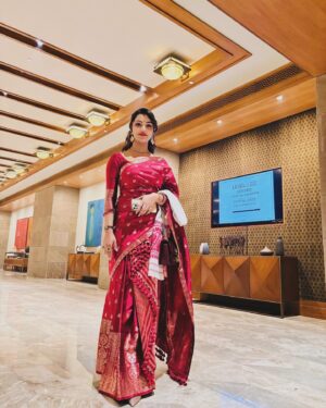 Preety Kongana Instagram - Kolkata was an wonderful experience recently ❤️🙏

Wearing @bidyut_rakesh ❤️
Makeup and hair @mkup_artist_susmita ♥️

& my special thanks to you @pranabmakeover ❤️