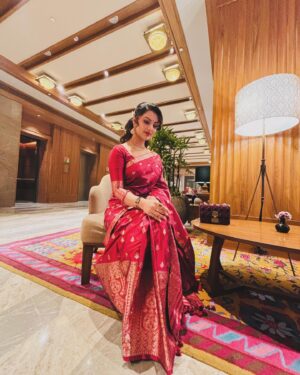 Preety Kongana Instagram - Kolkata was an wonderful experience recently ❤️🙏

Wearing @bidyut_rakesh ❤️
Makeup and hair @mkup_artist_susmita ♥️

& my special thanks to you @pranabmakeover ❤️