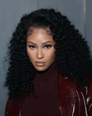 Pretty Vee Instagram - Im HER…. I don’t need nobody to vouch for me! 😍😌

Mua: @princess_rese 

Hair: @thehairguruuu 

Hairstylist: @avisual_o 

📸: @freshmadeit