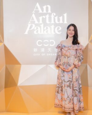 Priscilla Wong Instagram - 很喜歡這個小肚子🌈
跟小肚子用心打扮，
有一種形容不了的喜樂。
適量休息，也來一點工作，
讓我們倆多一點積極氣氛💪🏻
我猜這就是每位努力工作的孕婦心情。
謝謝邀請我們參加了一個盛宴，
特別為我準備一個孕婦晚餐，
也給我和小肚子有機會可以拍一些相片🥰

@voguehongkong @cityofdreamsmacau @AlainDucasseatmopheusmacau @yimorpheusmacau 
#CityofDreamsMacau #Morpheus #JadeDragon #AlainDucasseatmopheus #YI #Michelin #AnArtfulPalate

Styling @cathcheung 
Hair @terrence_chann 
Dress: @zimmermann 
Jewelries: @apmmonaco