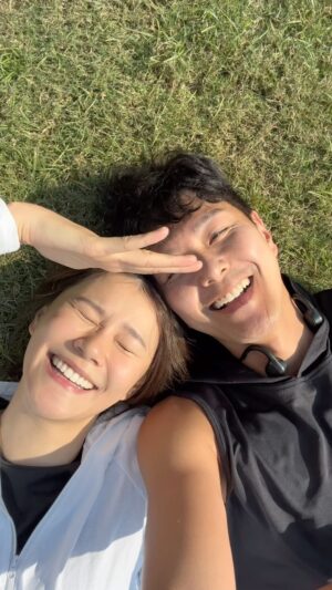 Priscilla Wong Instagram - 每一個家都有屬於自己嘅故事。
把開心的，難過的，拼湊在一起，或許這才能稱為「家」的完整。
我們的那個故事，從我們兩個人組成一個家開始。這個家，曾經期待過一個生命，然後在一個比較艱難的時刻，我們失去了，再用了好些日子，找回生活的平衡，努力互相成為對方快樂的電池。
這一年，很意外地，神為我們再送來彩虹的禮物，每天，帶着感恩而又有一點忐忑的心，滿載着愛，日夜期待。
沿途得到大家的祝福，我們其實心裏很感激，也很需要，謝謝您們。
把我們這個家的一個小故事分享，同時也想跟經歷過失去的父母互相加點力量，我們明白那種不能言語的傷痛，但也希望大家相信，日子一定會更好的。
生命中不需要童話，但願在我們的生活𥚃，尋找到希望。
願祝福降予每個家。

#🌈