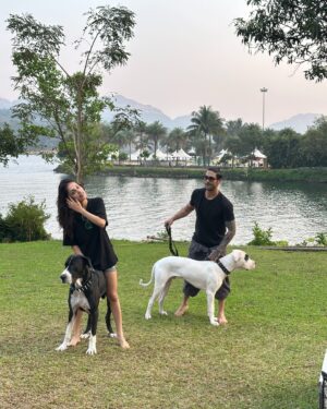 Priya Banerjee Instagram - 31 . 12 . 2024 🐾👣🐾👣