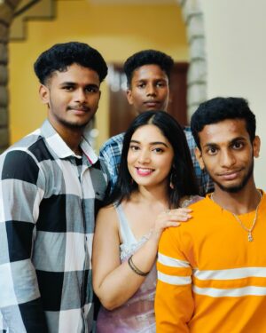 Priyanka Thimmesh Instagram - ದೀಪಾವಳಿ ಹಬ್ಬದ ಶುಭಾಶಯಗಳು✨🪔

@iampriyankaathimmesh 
#priyankathimmesh #priyankathimmeshofficial