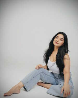 Priyanka Thimmesh Instagram - Breathe, darling. ...😉✨

@iampriyankaathimmesh 
@portraitbybhardwaj 📸

#priyankathimmesh #priyankathimmeshofficial
