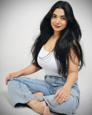 Priyanka Thimmesh Instagram - Breathe, darling. ...😉✨

@iampriyankaathimmesh 
@portraitbybhardwaj 📸

#priyankathimmesh #priyankathimmeshofficial
