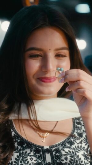 Priyanshi Yadav Instagram - From mere dil ke nede nede to aapke dil ke nede nede! 💖✨ The Nede Nede video is out now—come vibe with us on YouTube and let’s celebrate together!

Featuring: @harshkargeti
Lyrics: @samayofficial_
Music: @adityadevmusic
Director: @alex_pixels_

#NedeNede #OutNow