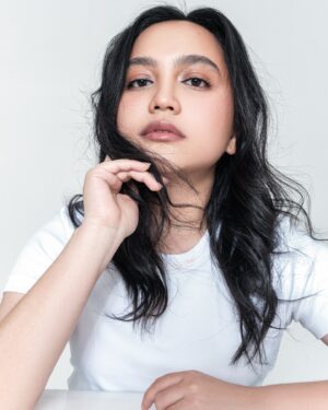 Rachel Amanda Instagram - Thirty. In my comfiest clothes. Somehow wiser, yet bound to make foolish choices. Taking life less seriously, but seriously diving into new adventures. Here’s to making 30 as fun as it’s meant to be. 🩶

Photo by @vonywong 
Makeup by @chasseyjulian 
Hair do by @nindi_putrisakinah 
Tim hore 🫶🏻 @pranadaya