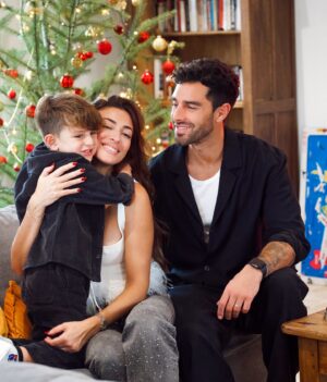 Rachel Legrain-Trapani Instagram - On espère que vous avez passé un merveilleux Noël ! 🎄✨ On vous envoie tout notre amour et nos meilleurs vœux pour cette fin d’année 💫 #joyeuxnoel