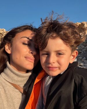 Rachel Legrain-Trapani Instagram - Un jeudi après l’école… 🥰🌅
Tellement reconnaissante d’être ici 🙏🏼, merci à mon mari de m’avoir un peu ( beaucoup) mis la pression pour déménager ☺️ …rien que pour ces moments là 🥹 je resigne de suite
#newlife