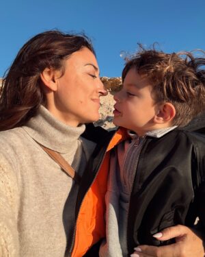 Rachel Legrain-Trapani Instagram - Un jeudi après l’école… 🥰🌅
Tellement reconnaissante d’être ici 🙏🏼, merci à mon mari de m’avoir un peu ( beaucoup) mis la pression pour déménager ☺️ …rien que pour ces moments là 🥹 je resigne de suite
#newlife