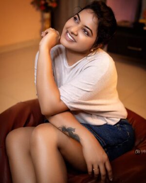 Rachitha Mahalakshmi Instagram - Get ready for some awestruck moments...... 😉😉😉😉
Well its worth it..... 😜
Make over @jokishmakeover 💄
Hair @makeup_artist_surabhi_vinil 👩🏻‍🦱
📸  @lightwalkstudio 
#beingselfpartnered