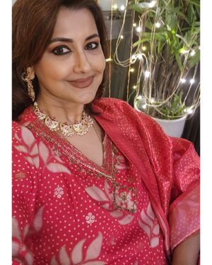 Rachna Banerjee Instagram - Wishing u all a Diwali filled with joy , light n endless prosperity 
HAPPY DIWALI

#diwali2024✨❤️🎆🎇❤️‍🩹🤩🌺🎊🪔special
#diwali
#love#prosperity #fun #happylife #happymoments ##happiness ##positvevibes ##postoftheday ##picoftheday ##instagood ##instadaily ##instagram ##instalike ##likesforlike ##likeforfollow ##follow