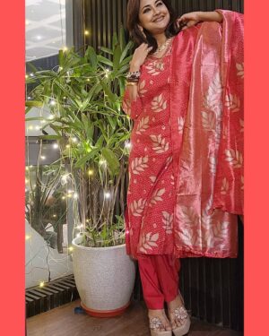 Rachna Banerjee Instagram - Wishing u all a Diwali filled with joy , light n endless prosperity 
HAPPY DIWALI

#diwali2024✨❤️🎆🎇❤️‍🩹🤩🌺🎊🪔special
#diwali
#love#prosperity #fun #happylife #happymoments ##happiness ##positvevibes ##postoftheday ##picoftheday ##instagood ##instadaily ##instagram ##instalike ##likesforlike ##likeforfollow ##follow
