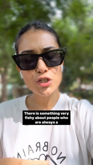 Radhika Bose Instagram - Always the victim 🤷‍♀️😩😩🙄
@yogasini 
#yogasini 
.
.
.
.
.
#relatable #truthbetold #truthhurts #reelkarofeelkaro #funnymemes #reelvideo