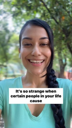 Radhika Bose Instagram - How strange right ? 🤷‍♀️🤷‍♀️🙈
@yogasini 
#yogasini 
.
.
.
.
#reelitfeelit #relatable #truthhurts #relatablepost #truthbetold #reelkarofeelkaro