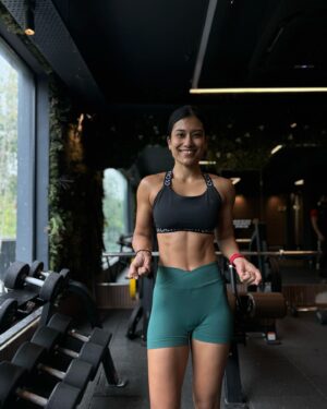 Radhika Bose Instagram - Progress is never linear 
This week my body has been struggling quite a bit.
Between shoots , pottery , editing , having a social life , bad sleeping patterns , I am pooped and how 🙈
I feel guilty for not hitting the gym this week but I know my body needs the rest .
With age I’ve realised that I don’t need to compete anymore . Not even with myself .. 
ps- none of the photos are edited but I am flexing and posing in them . I don’t look like this 24/7 . 
@yogasini 
#yogasini
.
.
.
.
#gymlife #womenin30s #lifelessons #fitness